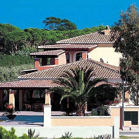 Club Hotel Le Palme Cala Liberotto Exterior photo